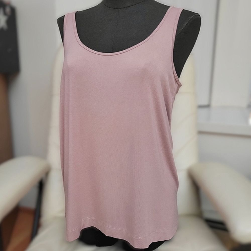 WynneLayers Essential Two-Pack Layering Tanks Woodrose/Burgundy size M - Picture 8 of 16